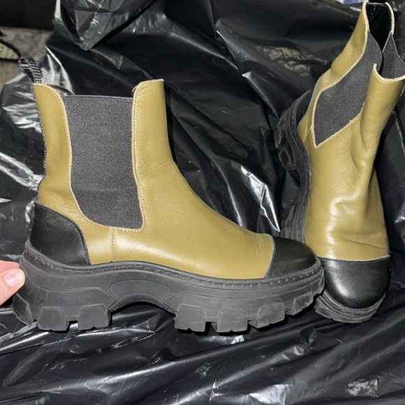 Each Other Olive & Black Leather Lug Platform Rugged Sole Ankle Boot Size 36 - Picture 2 of 15